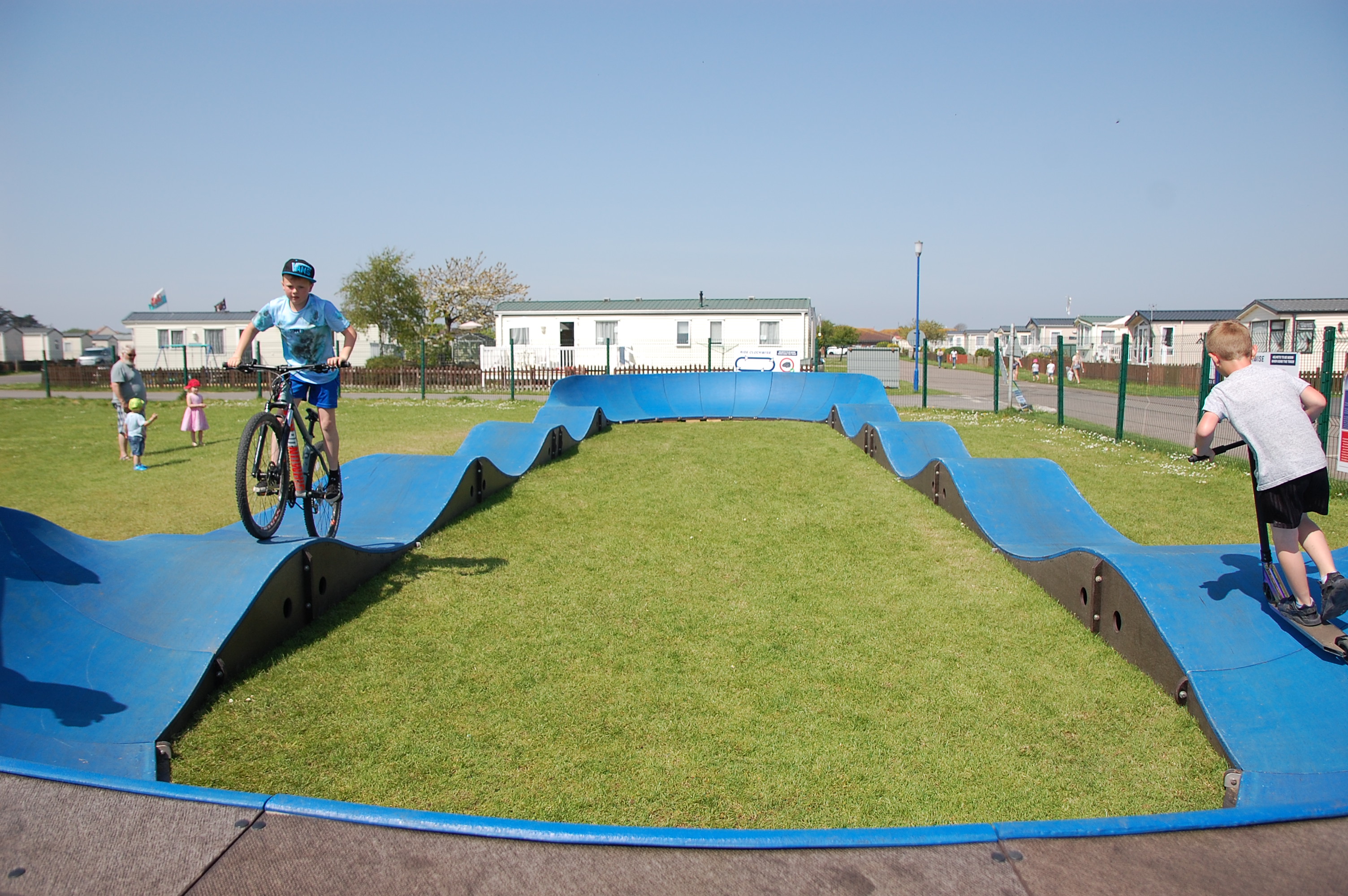 pump track scooter