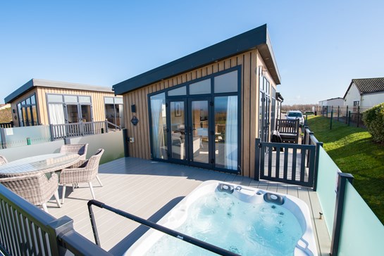 Golden Sands Hot Tub Lodges 13